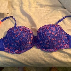 Victorias Secret Lace Bra. 36D.
